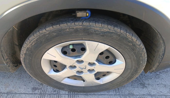 2023 Mahindra XUV300 W6 1.5 Diesel, Diesel, Manual, 94,732 km, tyre