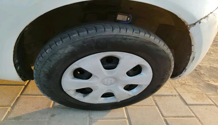 2012 Maruti Ritz VXI, Petrol, Manual, 1,30,234 km, tyre