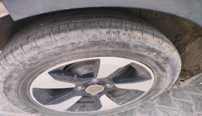 2017 Tata NEXON XZ PLUS DIESEL, Diesel, Manual, 1,51,435 km, tyre