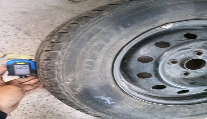 2014 Maruti Swift Dzire VXI, Petrol, Manual, 1,08,555 km, tyre