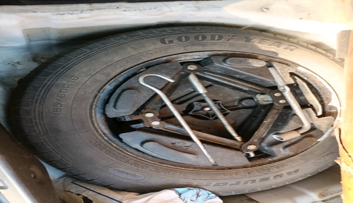 2018 Tata NEXON XM PETROL, Petrol, Manual, 66,196 km, tyre