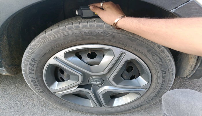 2018 Tata NEXON XM PETROL, Petrol, Manual, 66,196 km, tyre