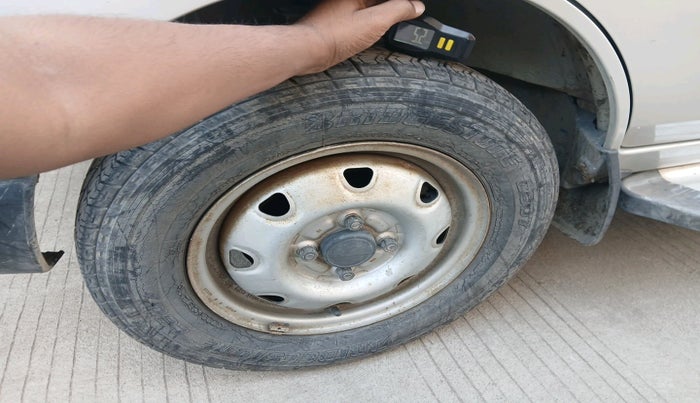 2011 Maruti Eeco 7 STR, Petrol, Manual, 27,035 km, tyre