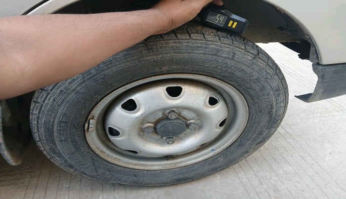 2011 Maruti Eeco 7 STR, Petrol, Manual, 27,035 km, tyre