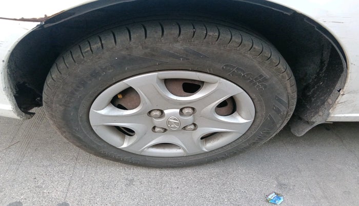 2011 Hyundai Accent GLE, Petrol, Manual, 1,51,272 km, tyre