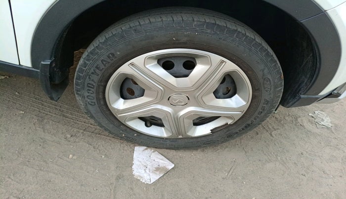 2022 Tata NEXON XM PETROL, Petrol, Manual, 26,679 km, tyre