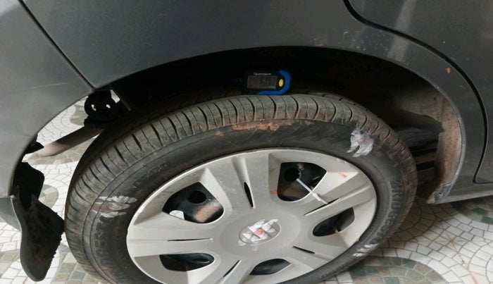 2011 Maruti Wagon R 1.0 VXI, Petrol, Manual, 38,568 km, tyre