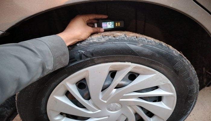 2020 Maruti Ertiga VXI SHVS, Petrol, Manual, 41,930 km, tyre