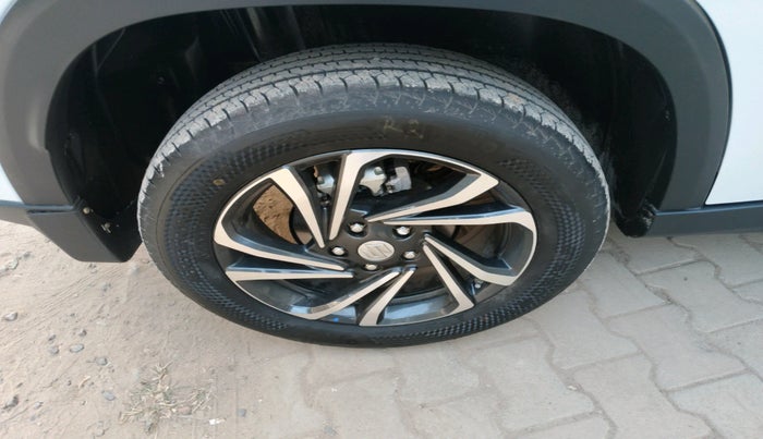 2025 Maruti Grand Vitara DELTA SMART HYBRID AT, Petrol, Automatic, 680 km, tyre