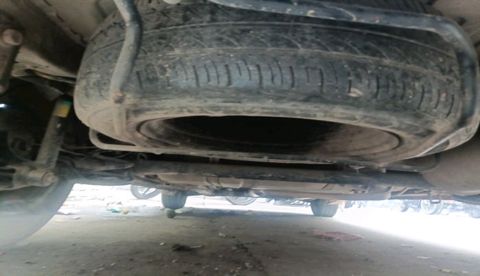 2018 Maruti Ertiga VXI CNG, Petrol, Manual, 96,194 km, tyre