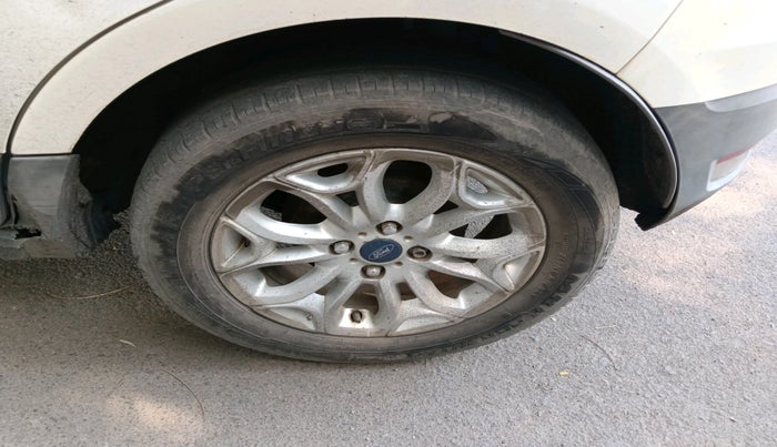 2017 Ford Ecosport TITANIUM 1.5L DIESEL, Diesel, Manual, 1,16,788 km, tyre