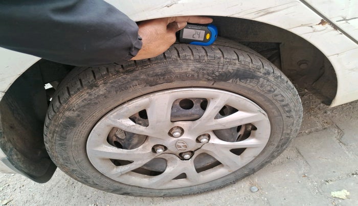 2018 Hyundai Grand i10 MAGNA 1.2 KAPPA VTVT, Petrol, Manual, 1,11,260 km, tyre