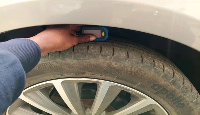 2018 Maruti Ciaz ALPHA 1.5 SHVS PETROL, Petrol, Manual, 55,617 km, tyre