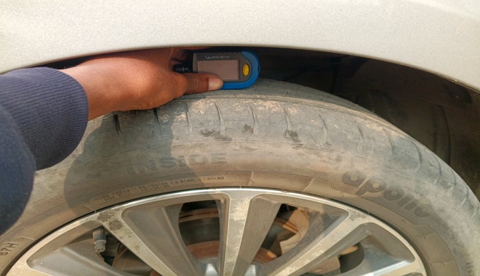 2018 Maruti Ciaz ALPHA 1.5 SHVS PETROL, Petrol, Manual, 55,617 km, tyre