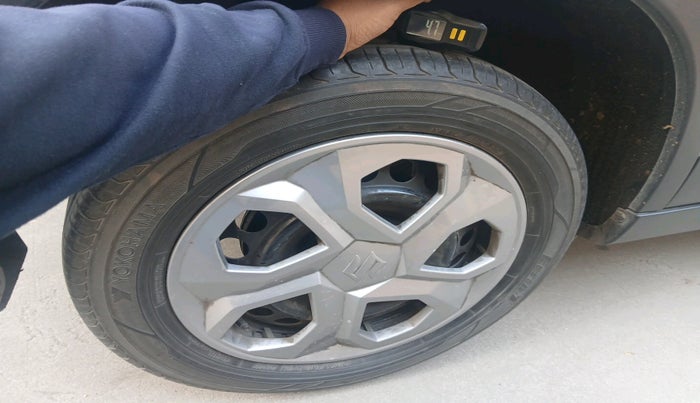 2017 Maruti Vitara Brezza VDI (O), Diesel, Manual, 1,02,060 km, tyre