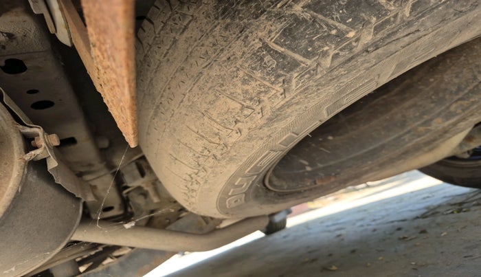 2015 Mahindra XUV500 W6, Diesel, Manual, 1,39,004 km, tyre