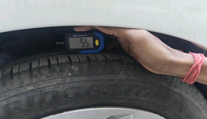 2014 Maruti Celerio VXI CNG, Petrol, Manual, 1,23,521 km, tyre