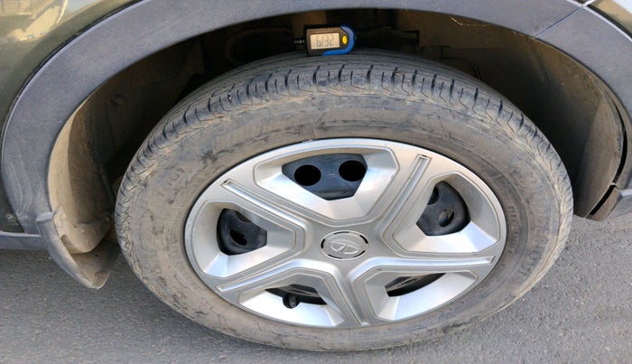 2020 Tata NEXON XM PETROL, Petrol, Manual, 13,466 km, tyre