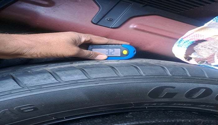 2016 Hyundai Creta SX PLUS 1.6 PETROL, Petrol, Manual, 63,030 km, tyre