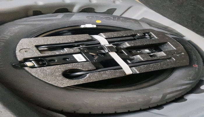 2022 Volkswagen TAIGUN HIGHLINE 1.0 TSI AT, Petrol, Automatic, 40,198 km, tyre