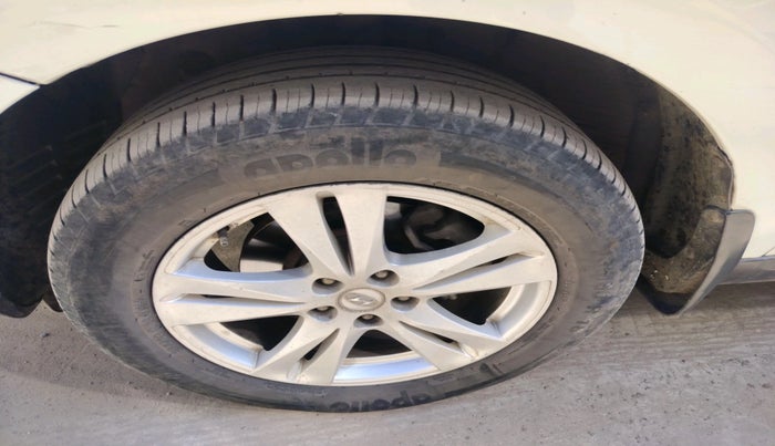 2013 Hyundai Santa Fe 2 WD, Diesel, Manual, 1,09,286 km, tyre