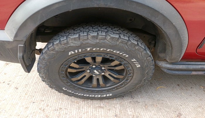 2021 Mahindra Thar LX D AT 4WD HT, Diesel, Automatic, 50,791 km, tyre