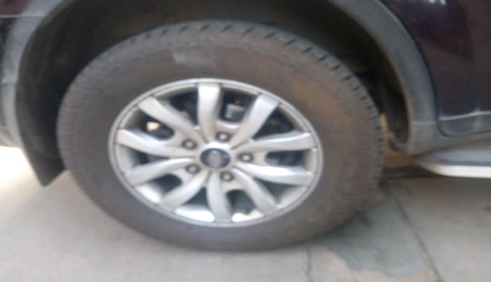 2017 Mahindra XUV500 W10, Diesel, Manual, 62,331 km, tyre