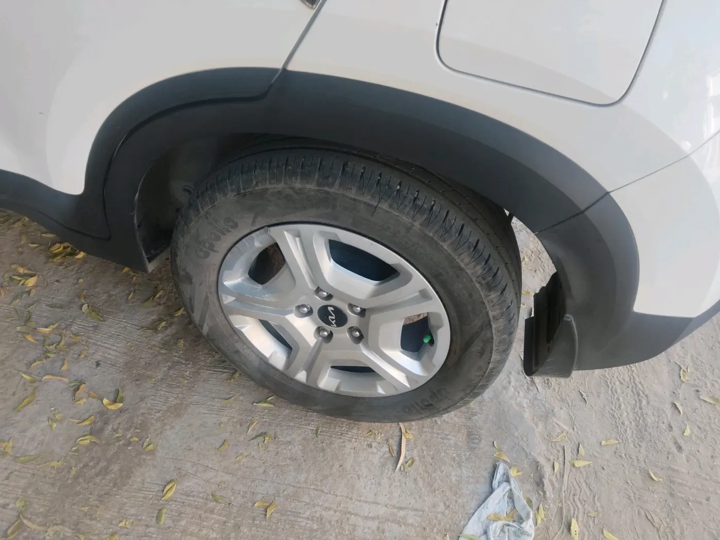 2023 KIA SONET HTK PLUS 1.2, Petrol, Manual, 9,000 km, tyre
