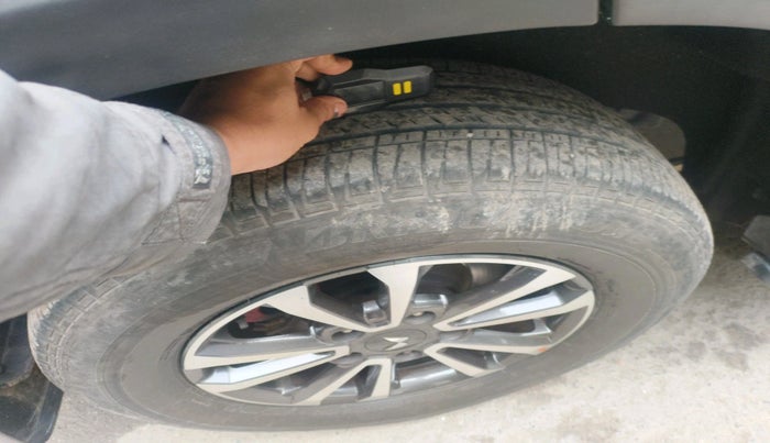 2024 Mahindra SCORPIO-N Z8 PETROL AT 7 STR, Petrol, Automatic, 27,812 km, tyre