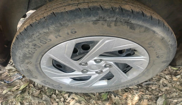 2023 Hyundai Creta EX 1.5 PETROL, Petrol, Manual, 37,828 km, tyre