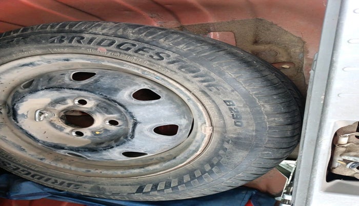 2011 Maruti Alto K10 VXI, Petrol, Manual, 42,663 km, tyre