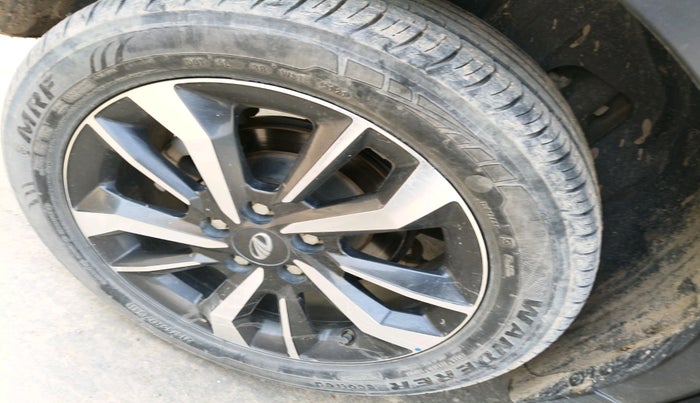 2021 Mahindra XUV300 W8 (O) 1.2 PETROL, Petrol, Manual, 41,711 km, tyre