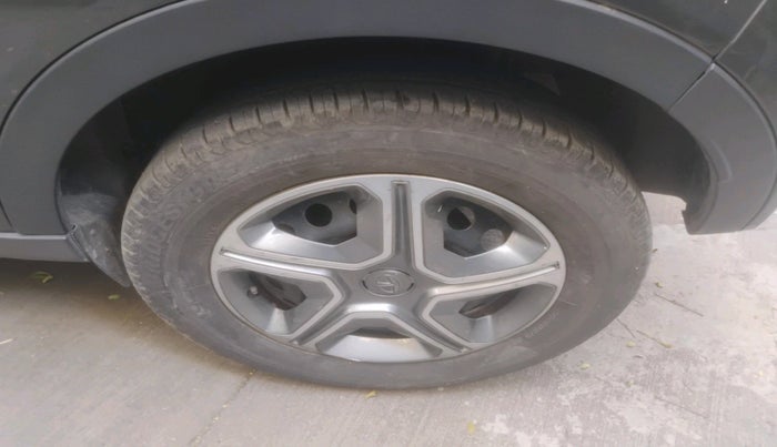 2018 Tata NEXON XM PETROL, Petrol, Manual, 52,598 km, tyre