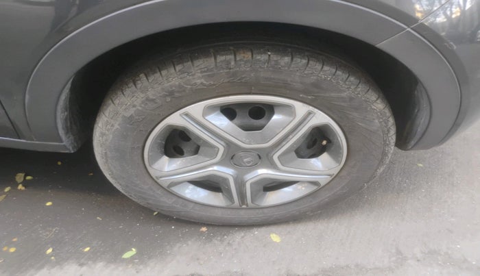 2018 Tata NEXON XM PETROL, Petrol, Manual, 52,598 km, tyre