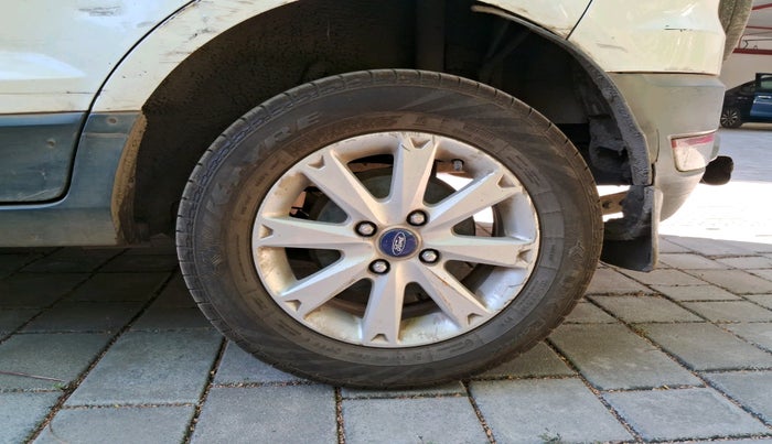 2013 Ford Ecosport TREND 1.5L DIESEL, Diesel, Manual, 1,29,389 km, tyre