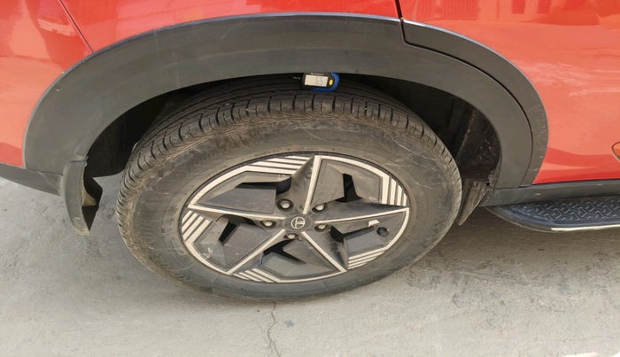 2024 Tata NEXON CREATIVE PLUS 1.2 REVOTRON 7 DCA DT, Petrol, Automatic, 20,305 km, tyre