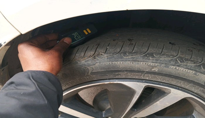 2020 Tata ALTROZ XZ DIESEL, Diesel, Manual, 1,05,411 km, tyre