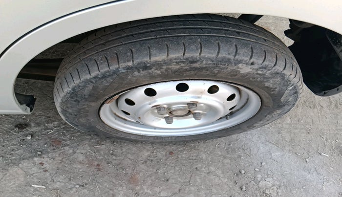 2018 Maruti Wagon R 1.0 LXI CNG, Petrol, Manual, 1,45,560 km, tyre