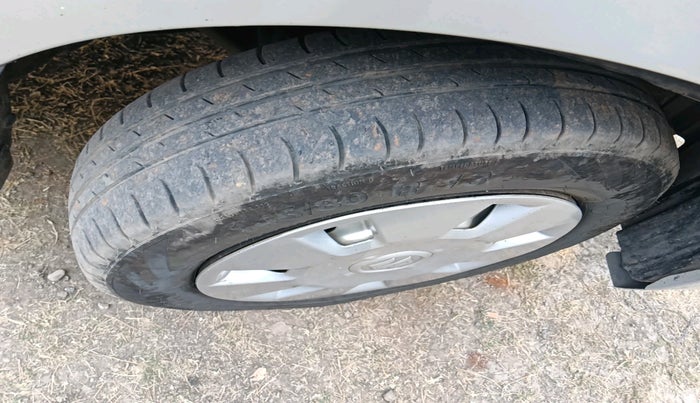 2018 Maruti Wagon R 1.0 LXI CNG, Petrol, Manual, 1,45,560 km, tyre