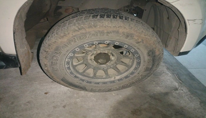 2018 ISUZU MU-X 4x4 A/T, Diesel, Automatic, 1,84,073 km, tyre