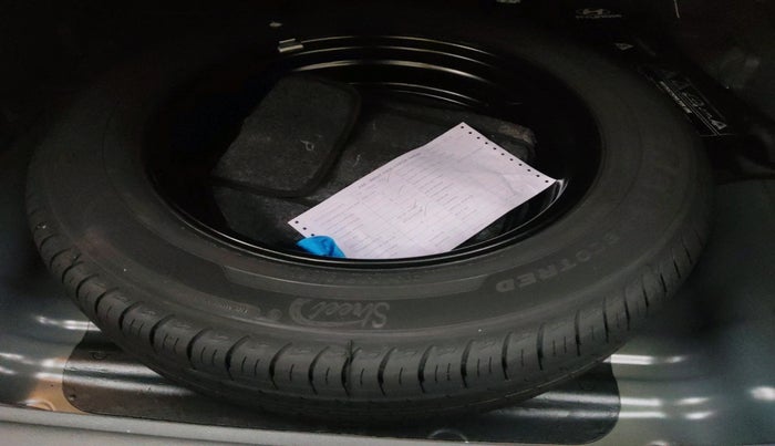 2025 Hyundai Creta SX Premium 1.5 iVT, Petrol, Automatic, 2,298 km, tyre