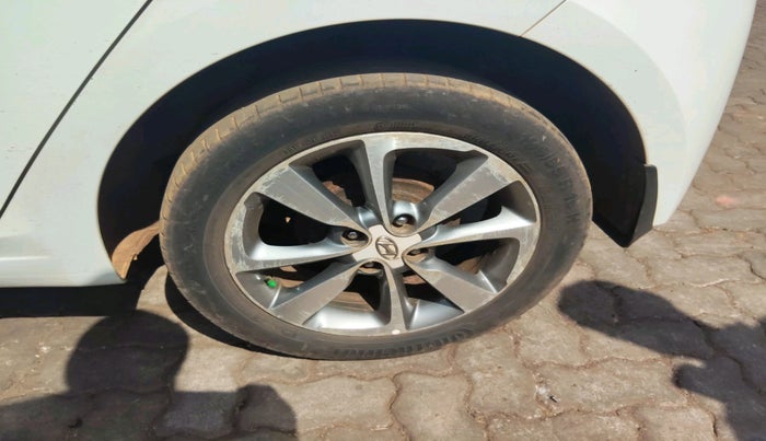 2017 Hyundai Elite i20 ASTA 1.2 DUAL TONE, Petrol, Manual, 1,80,952 km, tyre