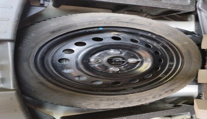 2016 Maruti Wagon R 1.0 VXI AMT, Petrol, Automatic, 11,730 km, tyre