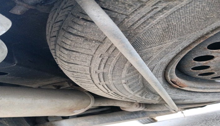 2010 Chevrolet Captiva LTZ AWD AT, Diesel, Automatic, 1,01,476 km, tyre