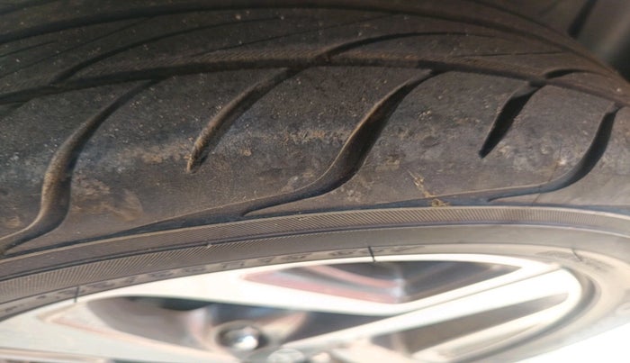 2023 Hyundai AURA SX 1.2, Petrol, Manual, 27,438 km, tyre