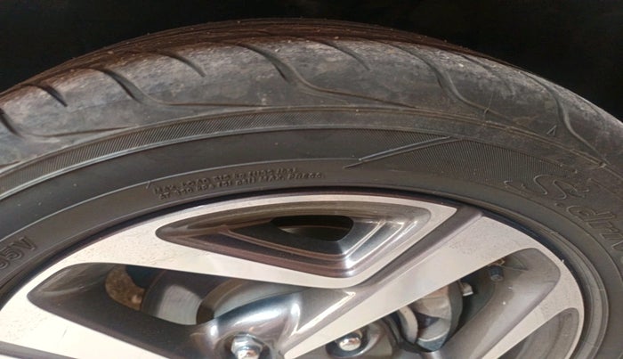 2023 Hyundai AURA SX 1.2, Petrol, Manual, 27,438 km, tyre