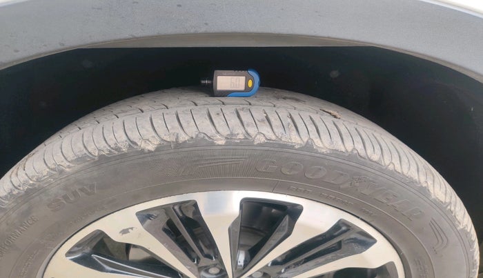 2022 MG GLOSTER SAVVY 6 STR 2.0 TWIN TURBO 4WD, Diesel, Automatic, 1,61,494 km, tyre