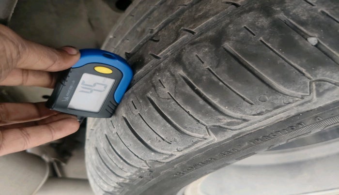 2022 MG GLOSTER SAVVY 6 STR 2.0 TWIN TURBO 4WD, Diesel, Automatic, 1,61,494 km, tyre