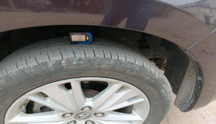 2016 Toyota Innova Crysta 2.4 ZX 7 STR, Diesel, Manual, 2,65,075 km, tyre