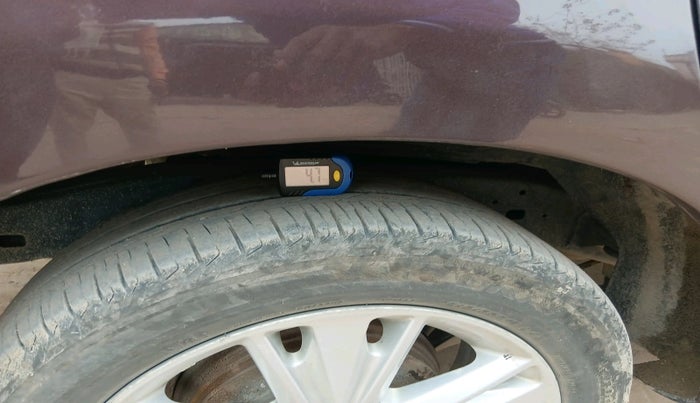 2016 Toyota Innova Crysta 2.4 ZX 7 STR, Diesel, Manual, 2,65,075 km, tyre